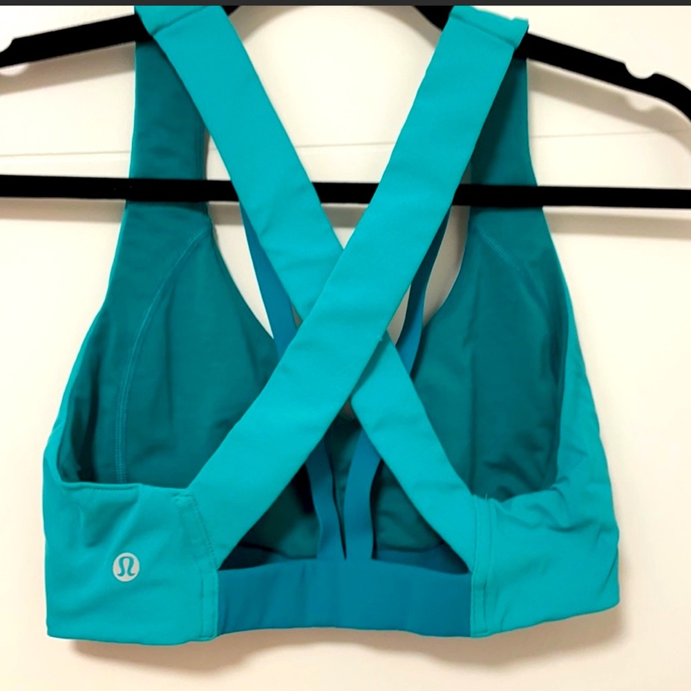 Lululemon sports bra